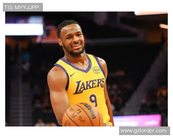 湖人队足球明星盘点及其在体育界的影响力分析