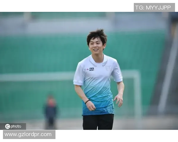 现役足球明星颜值大比拼谁才是球场上的颜值担当